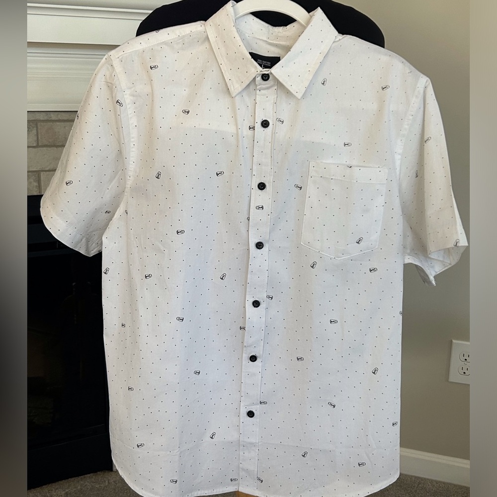 Men's White Casual Button Down Shirt with Subtle Print